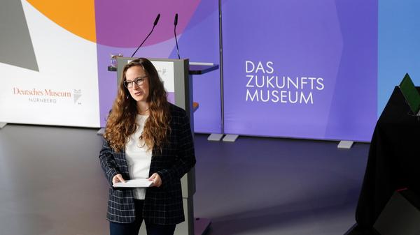 Moderiert wurde die Eröffnungsfeier von der Wissenschaftsredakteurin des Verlags Nürnberger Presse, Christina Merkel.