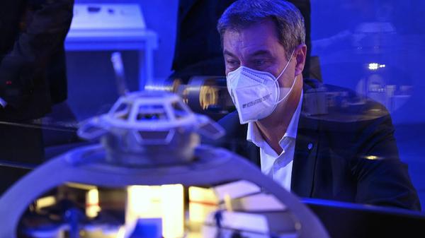 Bayerns Ministerpräsident Markus Söder (CSU) zeigte sich beim Besuch in seiner Heimatstadt "als Nürnberger total stolz" über die Eröffnung des Museums, dessen Ursprungsidee er laut eigener Aussage vor vielen Jahren hatte. "Es ist für Nürnberg ein riesen Schritt nach vorne und ein Tor zur Zukunft".