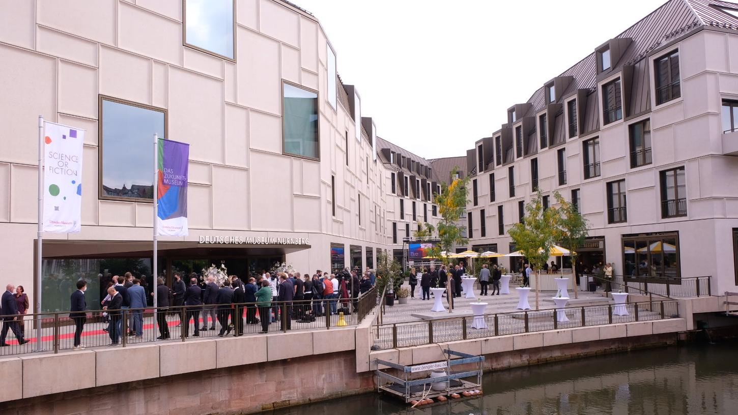 So also sieht die Zukunft ab jetzt von außen aus. Zumindest in Nürnberg an der Pegnitz. Aber der Fluss ist ja zum Glück geduldig.