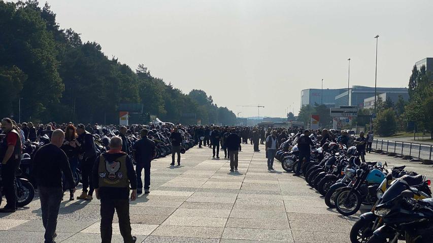 Über 1000 Teilnehmer: Große Motorraddemo sorgt in Nürnberg für Verkehrschaos