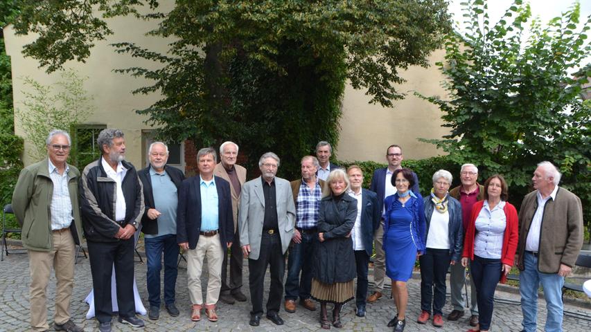 Empfang der Stadt für das „Spiel ohne Grenzen“-Team von 1971. Vor 50 Jahren gewann es gleich zweimal: zunächst in Schwabach, kurz darauf in Solothurn.
Empfang der Stadt für das „Spiel ohne Grenzen“-Team von 1971. Vor 50 Jahren gewann es gleich zweimal: zunächst in Schwabach, kurz darauf in Solothurn.