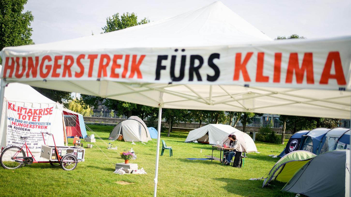 Ein Camp von Hungerstreikenden ist im Regierungsviertel aufgebaut.