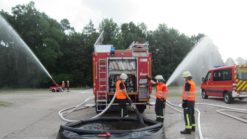 Nicht nur Übungen, wie hier auf dem Gelände der Gunzenhäuser Firma rf-plast sind notwendig, damit die Feuerwehren immer einsatzbereit sind. Auch die Ausstattung und Manpower muss passen. Wie es hier um die Feuerwehren in Gunzenhausen und den Stadtteilen bestellt ist und welche Investitionen notwendig sind, soll im kommenden Jahr ein Feuerwehrbedarfsplan eruieren. 