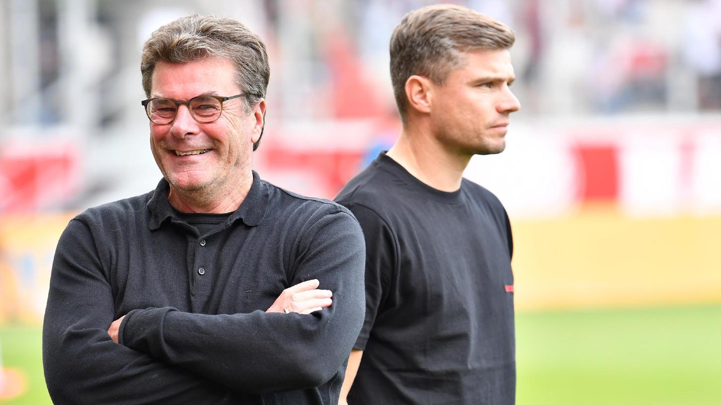 Entspannt vor dem Wiedersehen mit dem Ex-Verein: Sportvorstand Dieter Hecking beschäftigt sich wie sein Trainer Robert Klauß lieber mit dem Club.