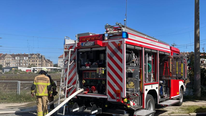 Trotz der starken Rauchentwicklung vor Ort musste die Feuerwehr keine Warnung für Anwohner aussprechen. Ein Umweltmessfahrzeug der Feuerwehr war vor Ort, es wurden jedoch keine gefährlichen Stoffe gemessen. 

