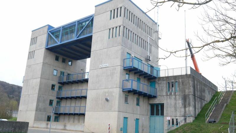 An der Schleuse Beching stoppte die Wasserpolizei einen volltrunkenen Skipper.
An der Schleuse Beching stoppte die Wasserpolizei einen volltrunkenen Skipper.