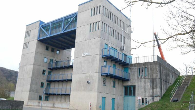 An der Schleuse Beching stoppte die Wasserpolizei einen volltrunkenen Skipper.