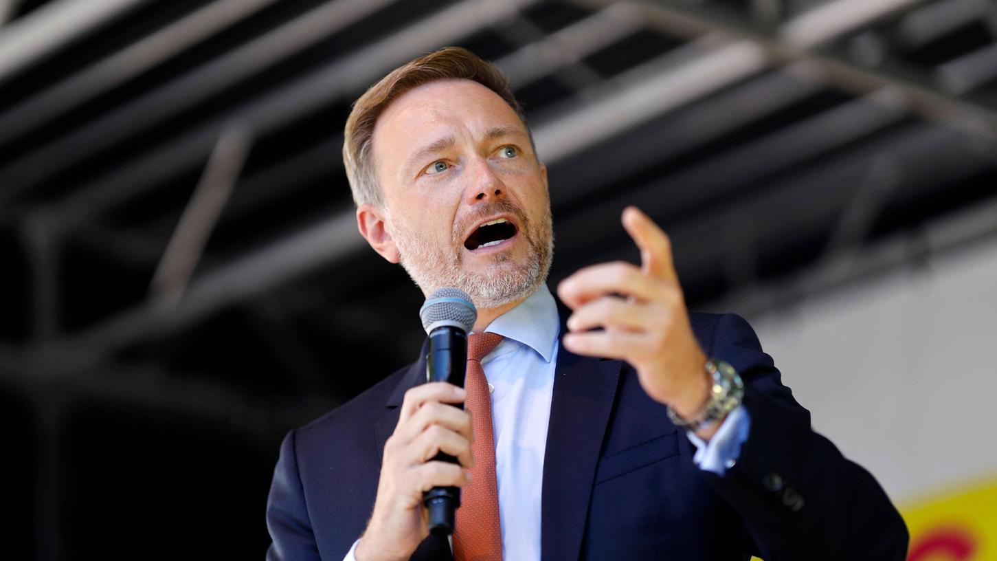 Christian Lindner beim Wahlkampfabschluss der FDP für die Bundestagswahl 2021 auf dem Rudolfplatz.