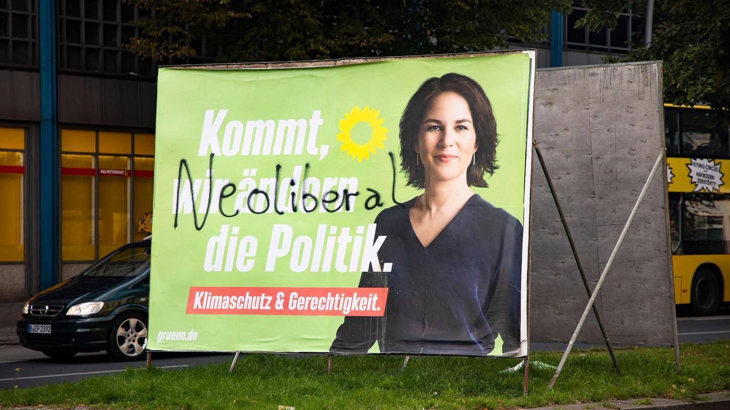 Im Zusammenhang mit dem Wahlkampf haben die Sicherheitsbehörden einem Medienbericht zufolge bislang mehr als 4200 Straftaten registriert.
Im Zusammenhang mit dem Wahlkampf haben die Sicherheitsbehörden einem Medienbericht zufolge bislang mehr als 4200 Straftaten registriert.