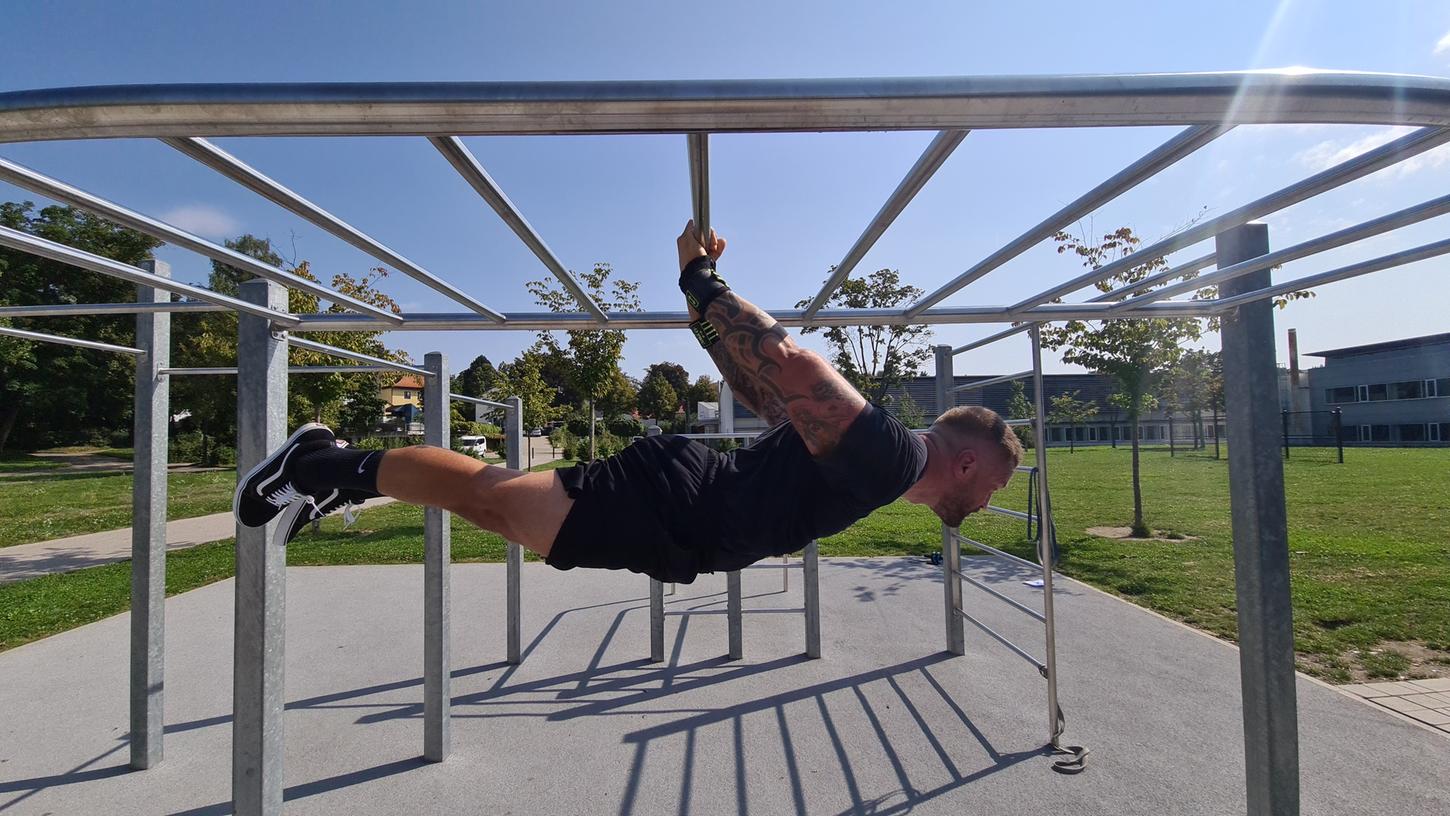 Treffpunkt für Sportler und Familien: Das Gelände rund um die Mittelschule ist außerhalb der Unterrichtszeiten gut besucht.
Treffpunkt für Sportler und Familien: Das Gelände rund um die Mittelschule ist außerhalb der Unterrichtszeiten gut besucht.