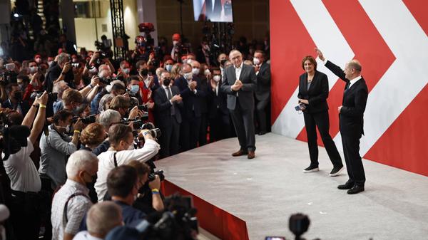 Bundesfinanzminister und Kanzlerkandidat Olaf Scholz, SPD, am Wahlabend der Bundestagswahl 2021 in der SPD Parteizentra