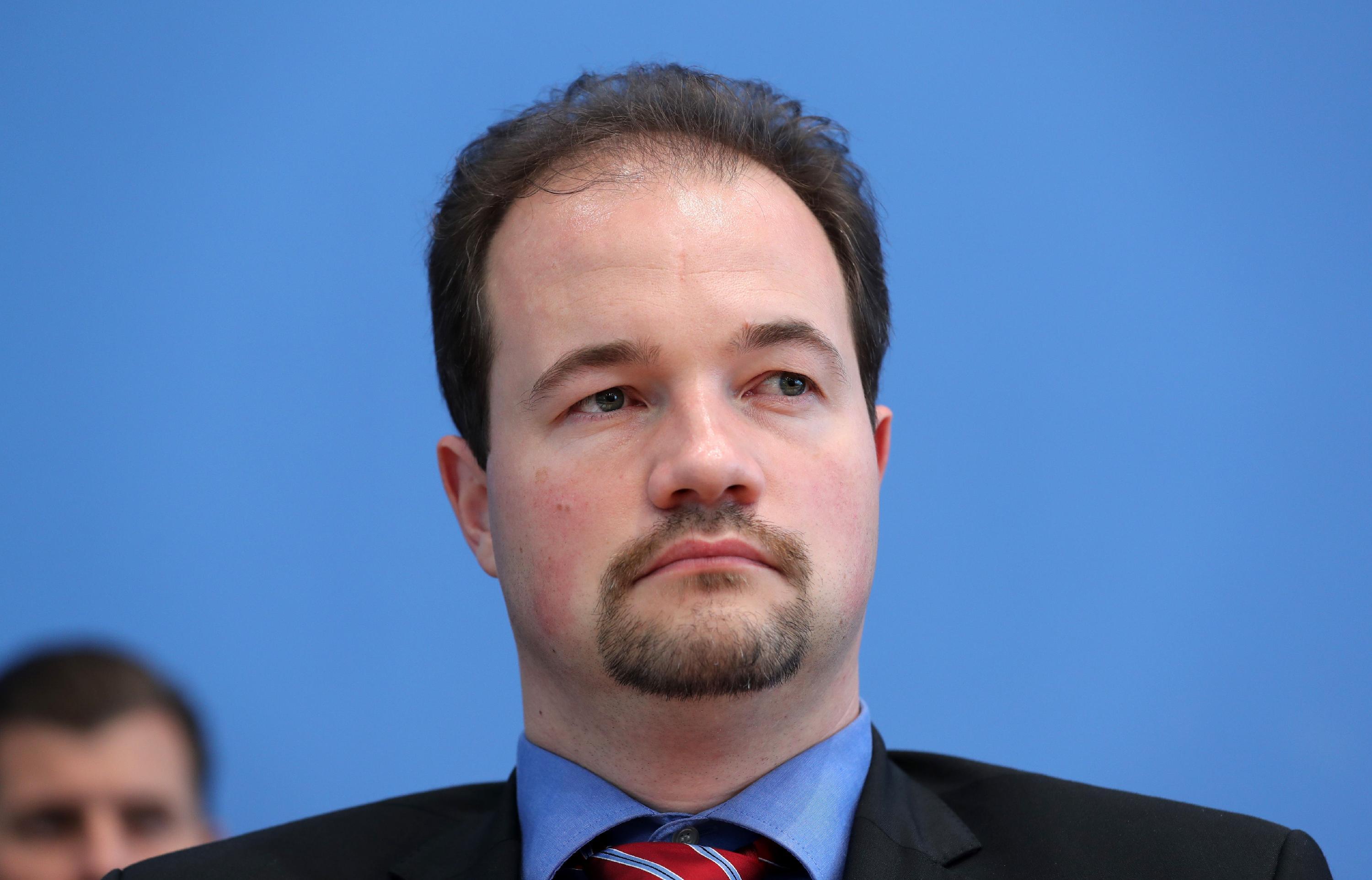 Martin Sichert, Kreischef und früherer bayerischer Landesvorsitzender der Alternative für Deutschland, ist ebenfalls wieder in Berlin dabei. Der 41-Jährige Diplom-Kaufmann geht in seine zweite Periode als Bundestagsabgeordneter. Wie 2017 kandidierte er wieder auf Rang fünf der AfD-Liste, das reichte für ein Ticket nach Berlin.  