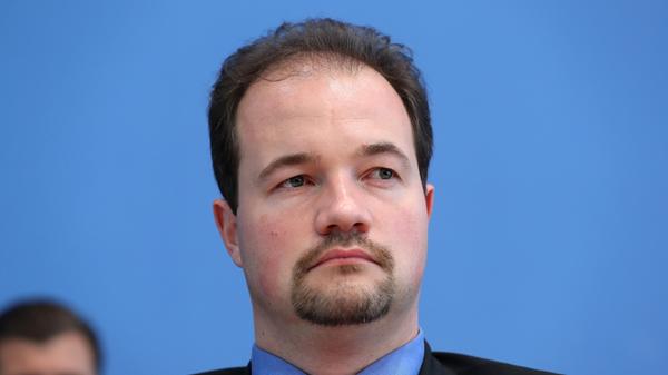 Martin Sichert, Kreischef und früherer bayerischer Landesvorsitzender der Alternative für Deutschland, ist ebenfalls wieder in Berlin dabei. Der 41-Jährige Diplom-Kaufmann geht in seine zweite Periode als Bundestagsabgeordneter. Wie 2017 kandidierte er wieder auf Rang fünf der AfD-Liste, das reichte für ein Ticket nach Berlin.