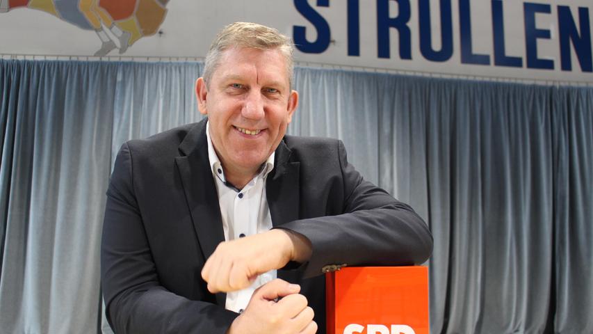 Zum Direktmandat hat es nicht gereicht. Andreas Schwarz (SPD) verlor deutlich gegen Thomas Silberhorn (CSU). Dennoch zieht Schwarz in den Bundestag. Möglich wird dies durch Platz 11 auf der Landesliste seiner Partei. 