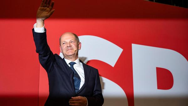 News Themen der Woche KW38 Olaf Scholz beim Wahlabend zur Bundestagswahl bei der SPD im Willy-Brandt-Haus in Berlin am 2