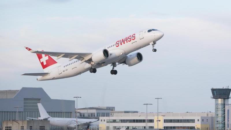 Die Lufthansa-Tochter Swiss hat eine Impfflicht für Besatzungen eingeführt.
