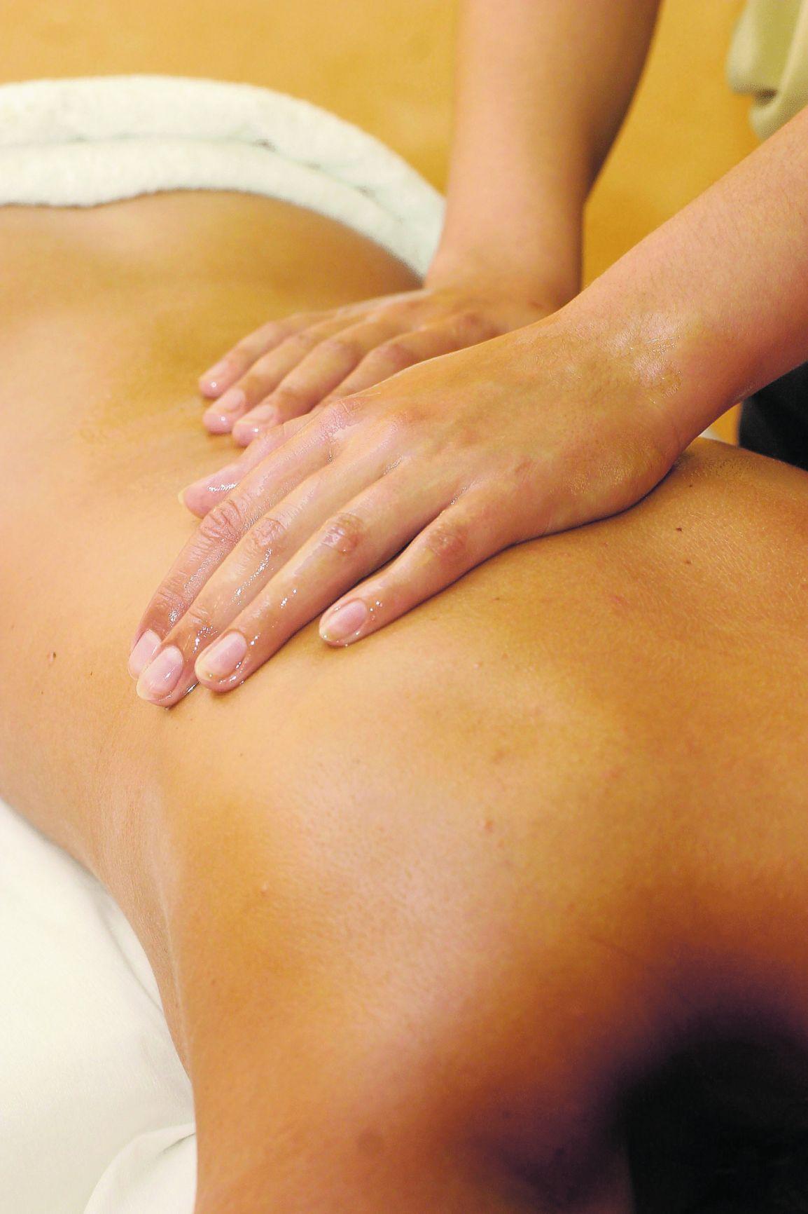 Was gibt es Entspannenderes als eine Massage? In Zeiten, wo Dienstleistungen mit Körperkontakt tabu sind, kann dafür am Valentinstag der Partner herhalten. Also Kerzen anzünden, ruhige Musik auflegen und los geht es.