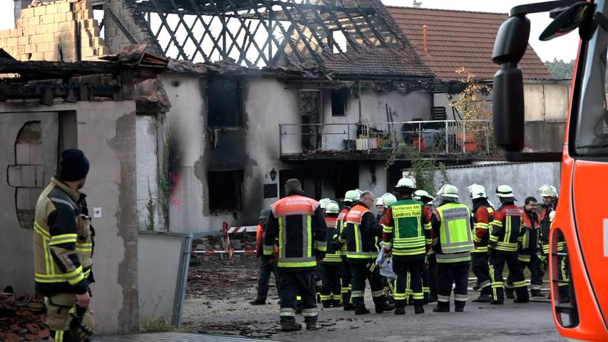 Gebäude in Büchenbach niedergebrannt, Besitzer verschwunden: Polizei vermutet Brandstiftung