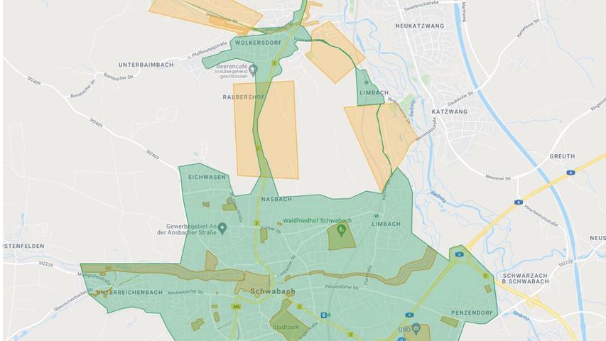 Auf dieser Karte ist zu sehen, wo man mit dem E-Scooter fahren darf (grüner Bereich) und wo man ihn nicht abstellen darf (gelbe Bereiche, teils von der grünen Zone überlagert). Das heißt: Abstellen darf man das Fahrzeug dort theoretisch schon, aber man kann sich dann nicht ausloggen, die Uhr tickt immer weiter, für den Nutzer wird es immer teurer.
Auf dieser Karte ist zu sehen, wo man mit dem E-Scooter fahren darf (grüner Bereich) und wo man ihn nicht abstellen darf (gelbe Bereiche, teils von der grünen Zone überlagert). Das heißt: Abstellen darf man das Fahrzeug dort theoretisch schon, aber man kann sich dann nicht ausloggen, die Uhr tickt immer weiter, für den Nutzer wird es immer teurer.