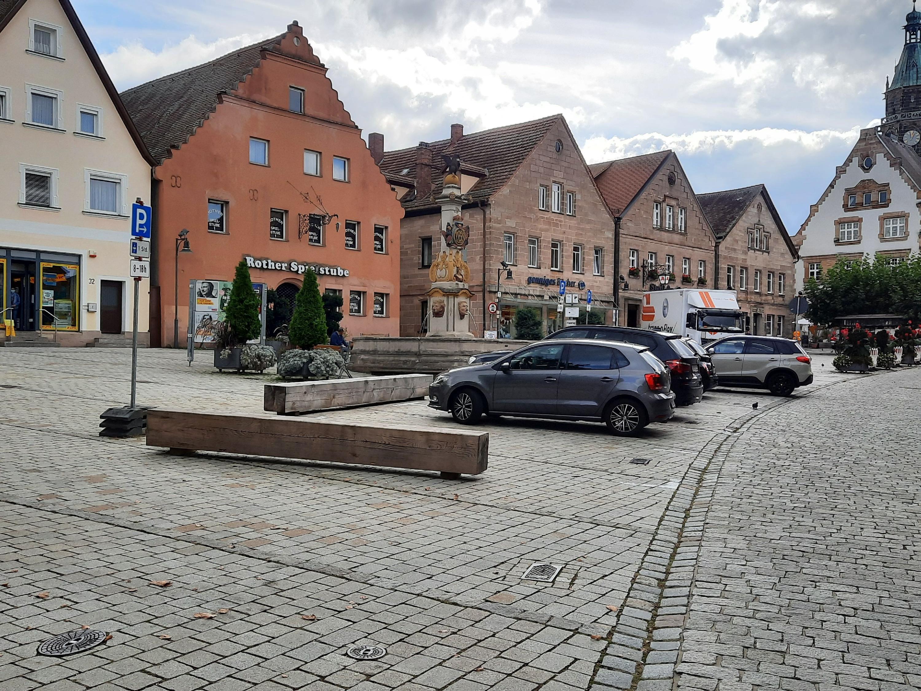 ROT-4c-rhv-marktplatz-car