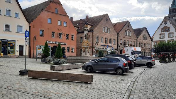 ROT-4c-rhv-marktplatz-car