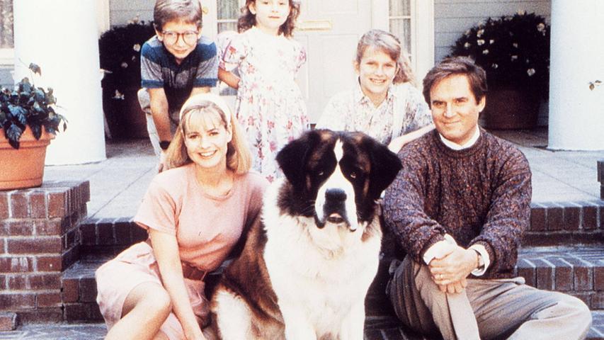 Mit "Ein Hund namens Beethoven" nimmt Netflix einen echten Klassiker aus den 1990er-Jahren ins Programm. Der Familienfilm, in dem ein Bernhardiner sich vor einem bösen Tierarzt zu der Familie Newton rettet, läuft ab 1. Oktober. Ab sechs Jahren freigegeben. 