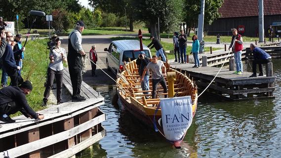 Nach langer Reparatur: Römerboot schwimmt wieder im Altmühlsee