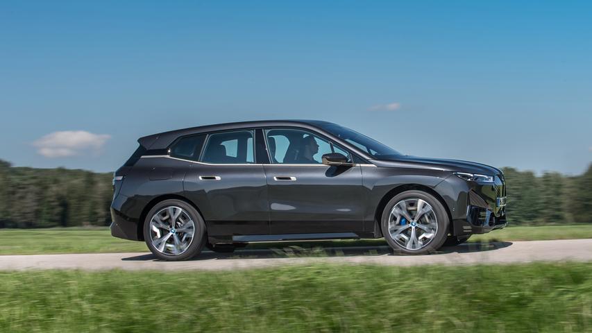 BMW iX: So fährt das neue Elektro-SUV
 