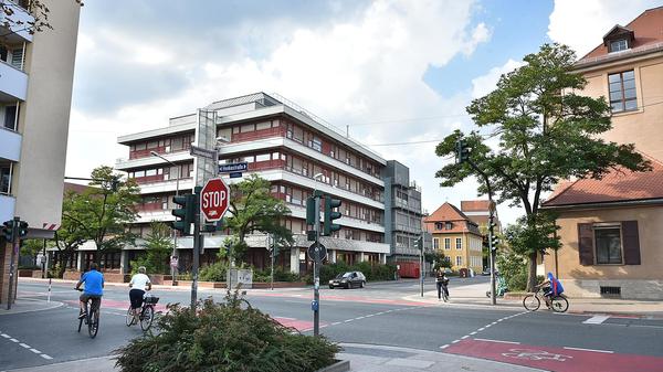 In der Zukunft soll die Straße zwischen Mensa und CEG mehr sichere Fläche für Fußgänger und Radfahrer bekommen. Zudem wird es hier eine Haltestelle der StUB geben.