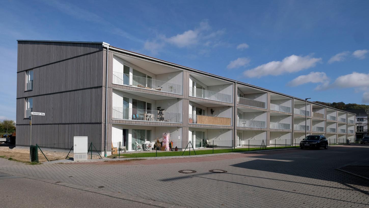 Vergleichsweise günstigen Wohnraum hat die Stadt Neumarkt erst vor wenigen Jahren in diesem Vorzeige-Objekt am Deininger Weg geschaffen. Nun möchte die Bayernheim AG in der Nachbarschaft weitere 100 Sozialwohnungen bauen.
