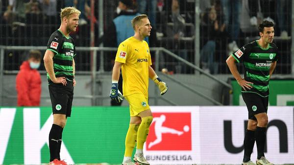 Die Köpfe gehen runter. Das Leitl-Team schwimmt nun gewaltig. Da Köln trotz guter Chancen vorerst allerdings kein drittes Tor nachlegt, bleibt das Kleeblatt jedoch im Spiel.