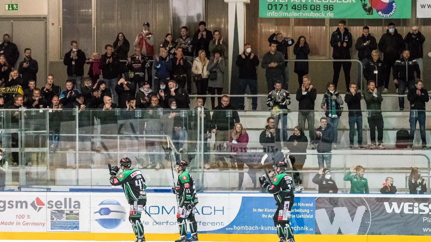 Endlich konnten sich Fans und Spieler der Höchstadter Alligators im Stadion wieder gegenseitig zujubeln.