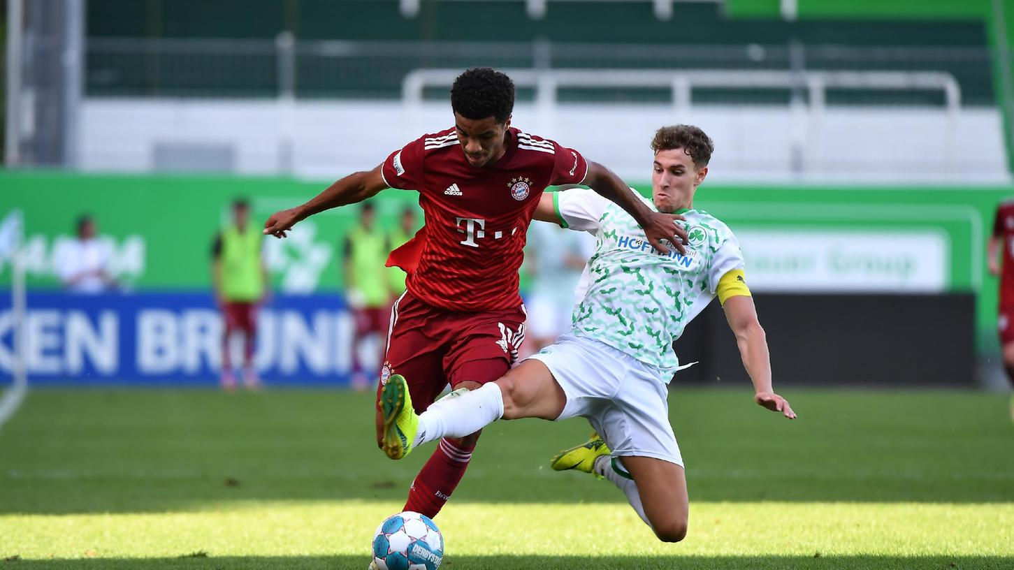 „Die Bayern haben eine brutale Qualität“: Das musste am Samstagnachmittag auch Kleeblatt-Kapitän Lukas Ahrend erkennen, der in dieser Szene versucht, Malik Tillman zu bremsen – den Bruder von Fürths Profi Timothy. „Die Bayern haben eine brutale Qualität“: Das musste am Samstagnachmittag auch Kleeblatt-Kapitän Lukas Ahrend erkennen, der in dieser Szene versucht, Malik Tillman zu bremsen – den Bruder von Fürths Profi Timothy.