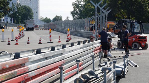 Der Motorsport Club Nürnberg mietet die Straßen und das Fahrerlager stets von der Stadt Nürnberg und baut innerhalb von drei Wochen die Rennstrecke nur für das Speedweekend auf und wieder ab.