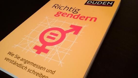 "Umerziehung der deutschen Bevölkerung": Söder wettert gegen das Gendern