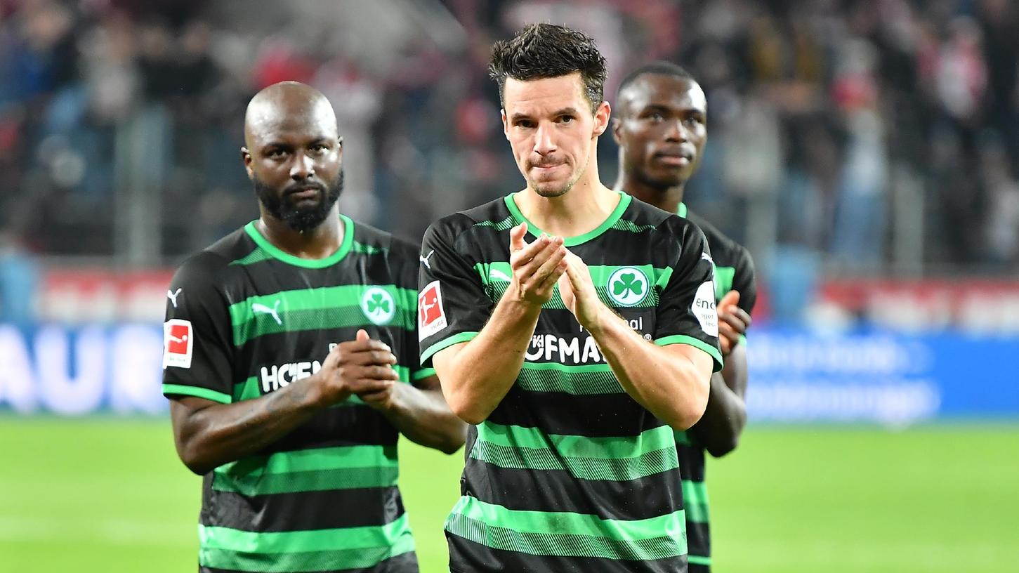 Zwei, die das Kleeblatt besser gemacht haben: Jetro Willems (links) und Nick Viergever kamen erst sehr spät nach Fürth, sind Dickson Abiama (rechts) und seinen Kollegen aber bereits jetzt eine große Hilfe.