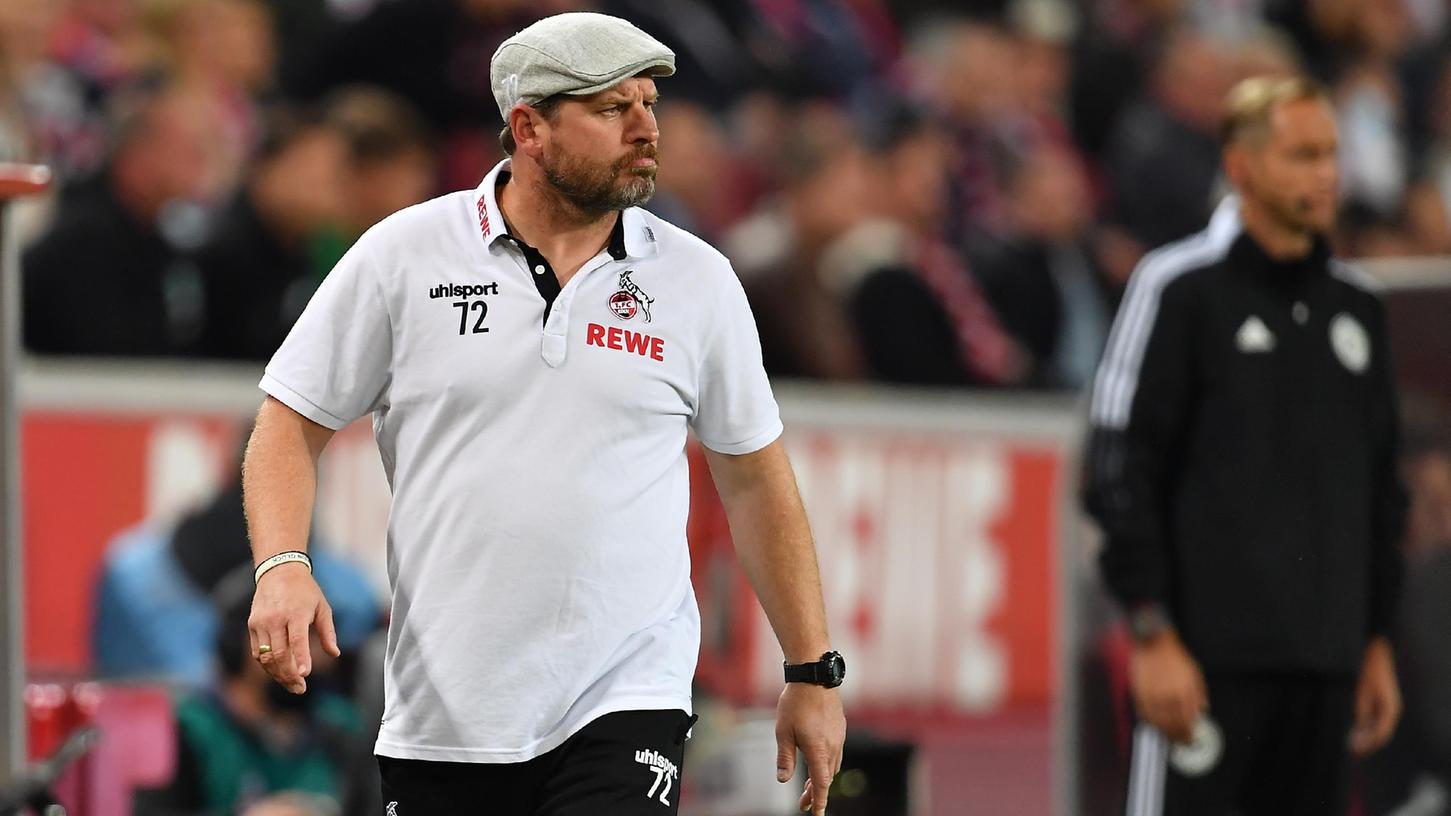 Für die einen möglicher Kanzler, für die anderen einfach nur ein guter Trainer. Steffen Baumgart besiegte die Fürther mit seinem FC jedenfalls.
Für die einen möglicher Kanzler, für die anderen einfach nur ein guter Trainer. Steffen Baumgart besiegte die Fürther mit seinem FC jedenfalls.