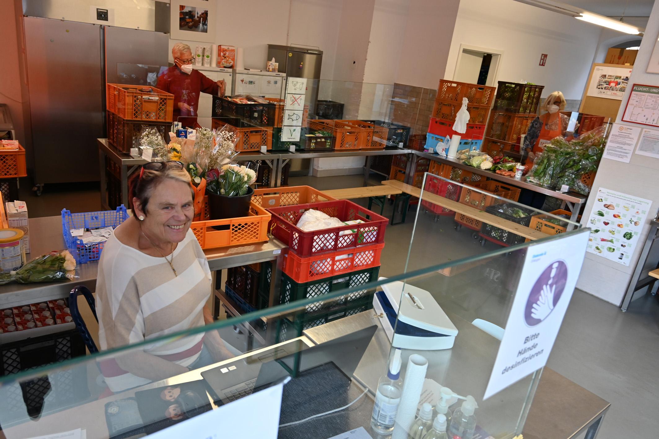 Viele Ehrenamtliche sind bei der Erlanger Tafel engagiert. 