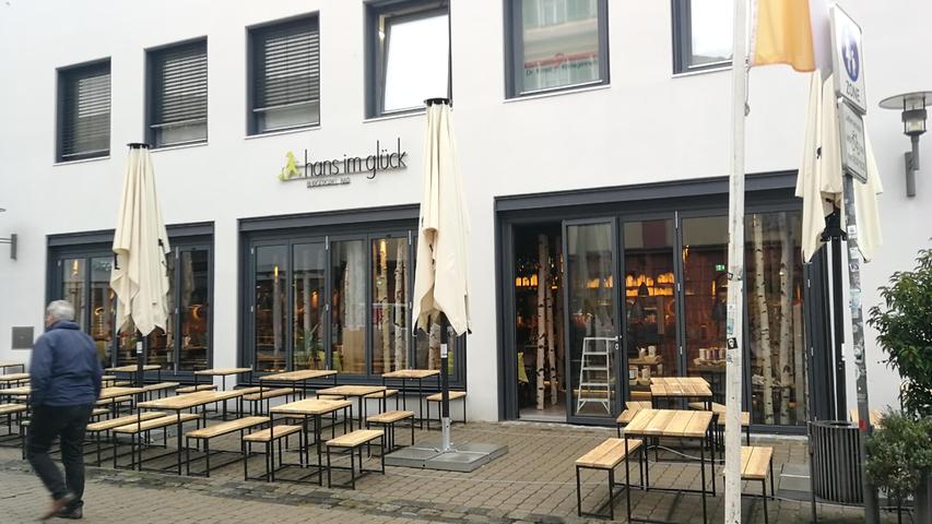 Endlich: Burger-Kette "Hans im Glück" eröffnet neue Filiale in Erlangen