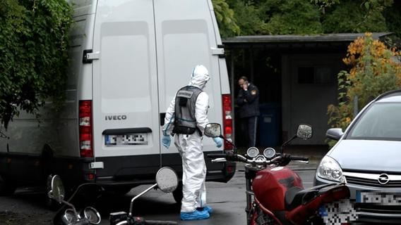 Polizei entdeckt Leiche in Nürnberger Wohnhaus - Tatverdächtige festgenommen