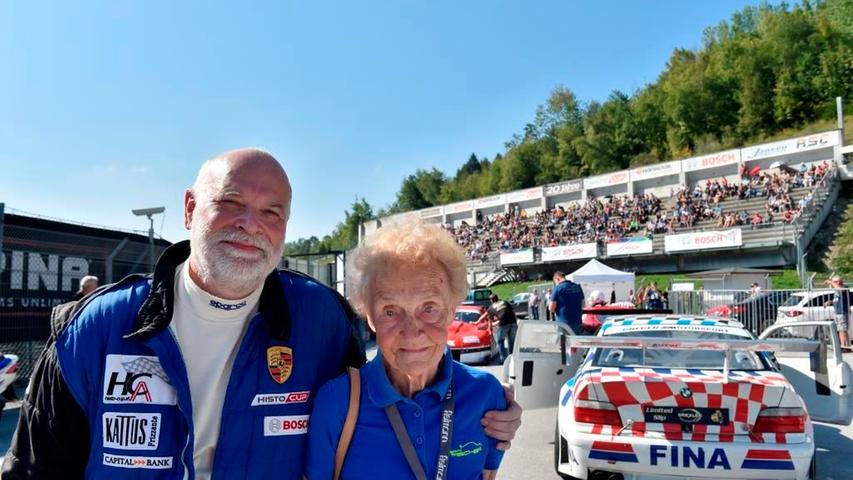 Mutter Ilse gehört zum Team: Lutz Fischer, ein begeisterter Amateur.   