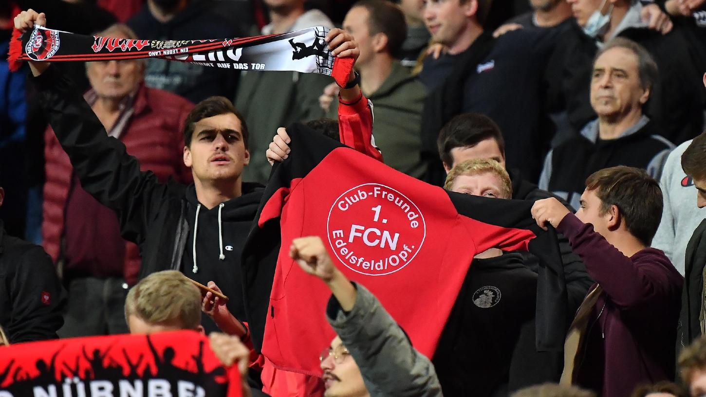 Ist bald wieder alles normal? Club-Fans im Stadion. Ist bald wieder alles normal? Club-Fans im Stadion.