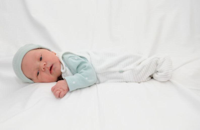 Der kleine Noel Angelo erblickte am 2. Oktober im Nürnberger Südklinikum das Licht der Welt. 48 Zentimeter maß der Kleine, sein Gewicht lag bei 2920 Gramm. 