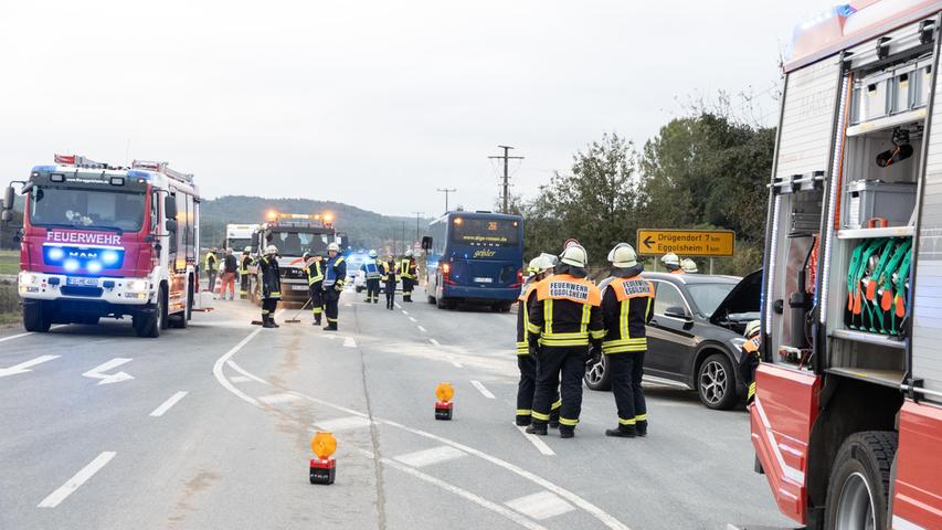 Frontalzusammenstoß bei Eggolsheim sorgt für Verkehrschaos