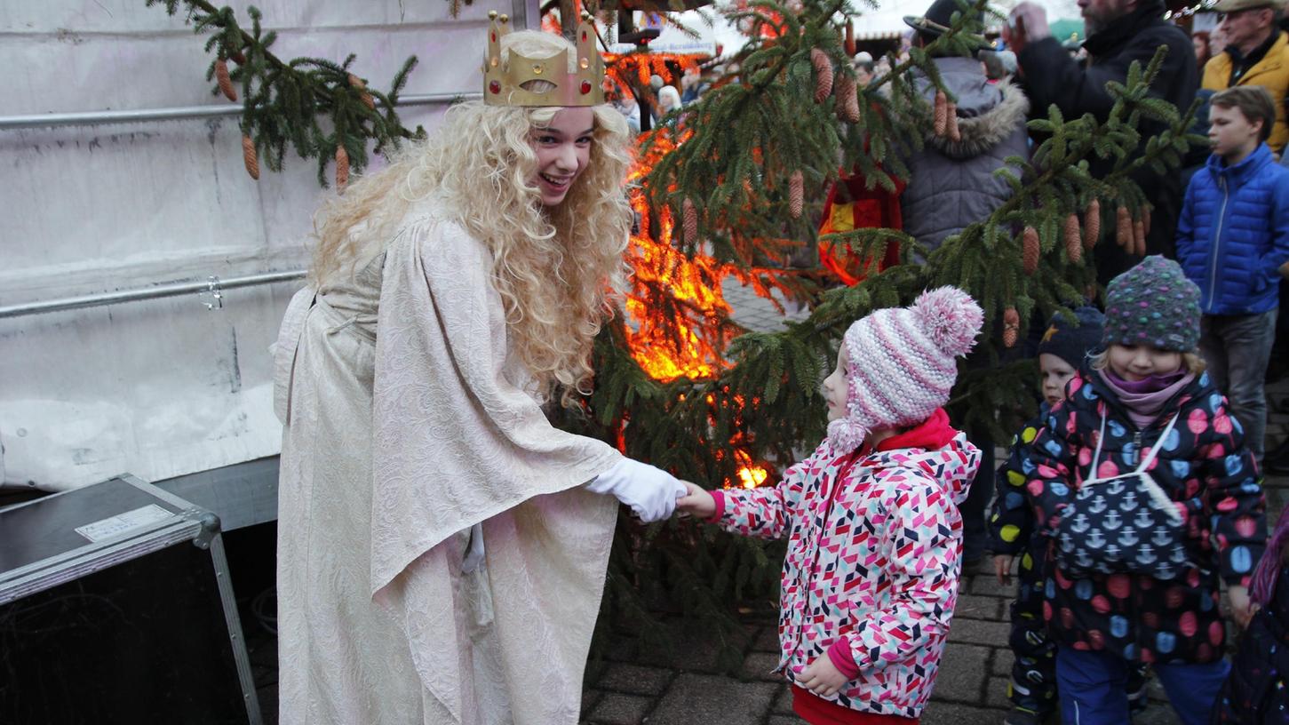 Ein Bild aus dem Jahr 2018 zeigt das damalige Christkind des Marktes Eckental.
Ein Bild aus dem Jahr 2018 zeigt das damalige Christkind des Marktes Eckental.