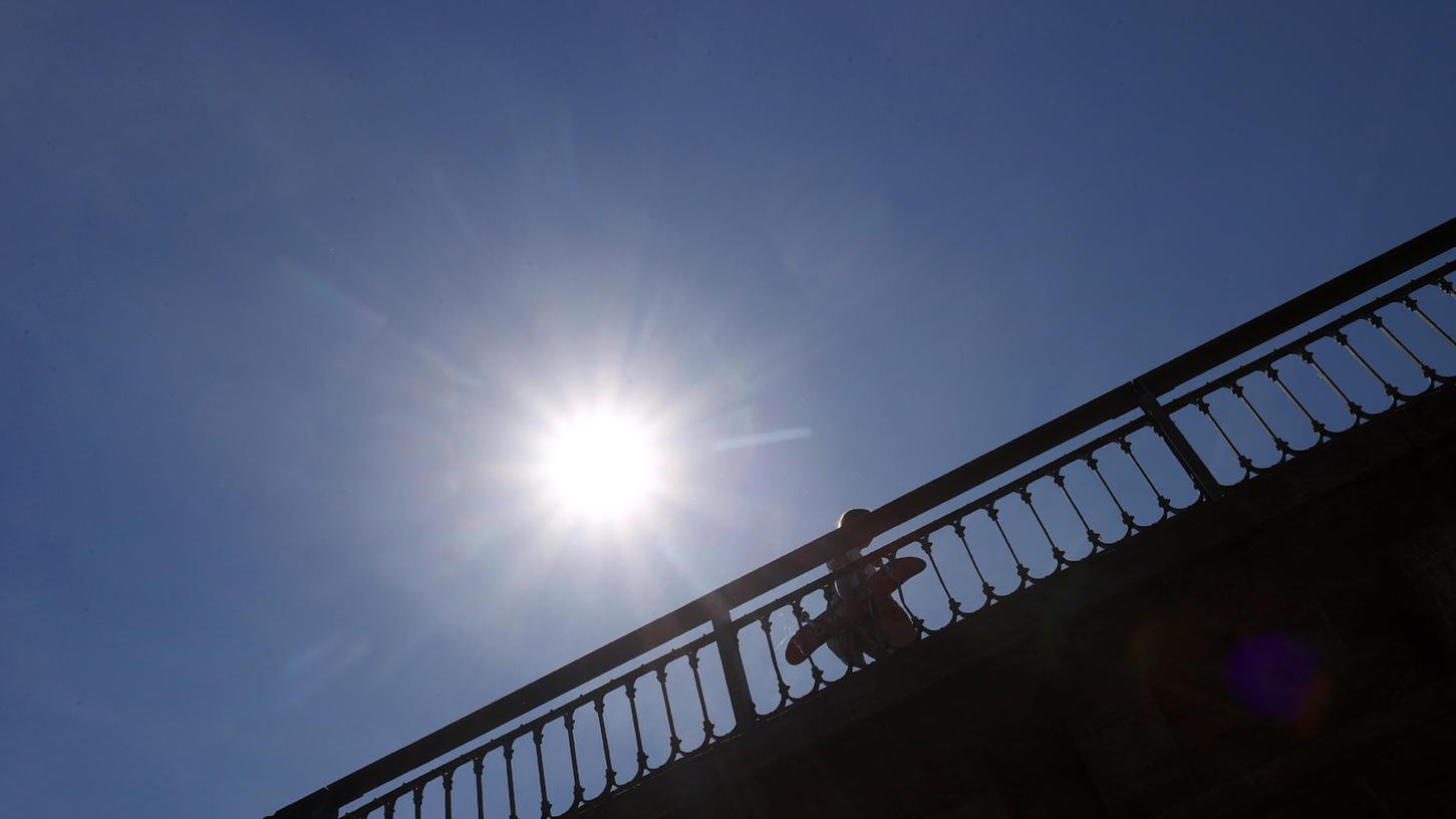 In Bayern gibt es immer häufiger Hitzetage mit Höchsttemperaturen von mehr als 30 Grad Celsius.
In Bayern gibt es immer häufiger Hitzetage mit Höchsttemperaturen von mehr als 30 Grad Celsius.
