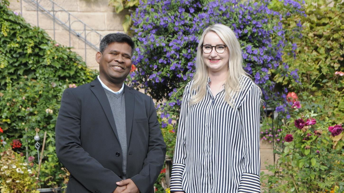 Pater Pradeep Tirkey msfs und die angehende Pastoralreferentin Anna Schreiber.
Pater Pradeep Tirkey msfs und die angehende Pastoralreferentin Anna Schreiber.
