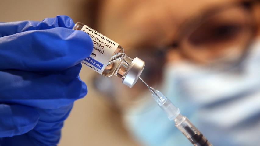 Verwirrung um Booster-Regeln: Ein Impfstoff ist benachteiligt - Betroffene ärgern sich