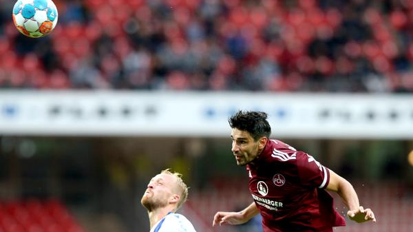 Christopher Schindler (8 Pflichtspiele/ 720 Minuten): Dass der Insel-Import aus Huddersfield nach einer schweren Knieverletzung zunächst noch etwas Zeit brauchen würde, wussten sie am Valznerweiher. Also durfte sich der neue erfahrene Innenverteidiger zunächst behutsam an die Mannschaft herantasten - und wurde gerade rechtzeitig fit, um den anderen neuen erfahrenen Innenverteidiger Florian Hübner nach dessen Schulteroperation ersetzen zu können. Seitdem überzeugt Schindler als umsichtiger, abgeklärter und verlässlicher Abwehrchef, der notfalls auch mal rustikal dazwischenfegt und seine Kopfballstärke zudem im gegnerischen Strafraum zu nutzen weiß: Gegen Düsseldorf gab der 31-Jährige mit seinem Tor zum 1:0 den Dosenöffner. Zudem ist der eloquente, angenehm reflektierte Ex-Löwe ein "absoluter Führungsspieler", wie Trainer Robert Klauß schwärmt.
