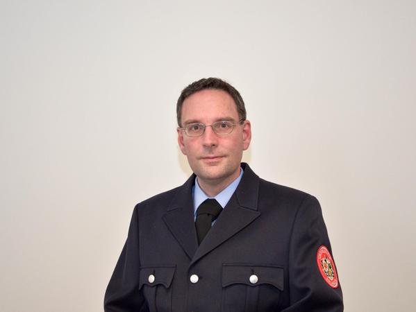 Der Einsatzleiter der Feuerwehr Erlangen hält am 20. Oktober 2021 in der Erlanger Volkshochschule einen Vortrag über Brandschutz/Gefahren im eigenen Zuhause  und Vorbeugenden Brandschutz.